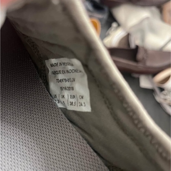 Nike Gray Athletic Sneakers - Picture 4 of 4